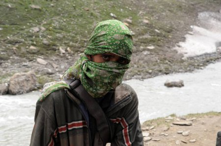 Téléchargez les photos : Visage couvert fille, amarnath yatra, Jammu Cachemire, Inde, Asie - en image libre de droit