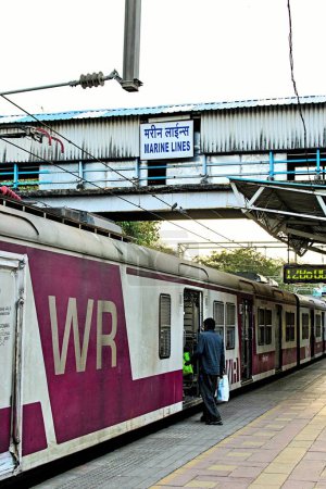 Téléchargez les photos : Lignes maritimes gare ferroviaire, Mumbai, Maharashtra, Inde, Asie - en image libre de droit