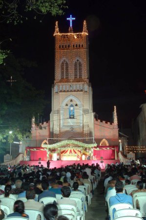 Téléchargez les photos : Rencontre religieuse à l'église, Inde - en image libre de droit