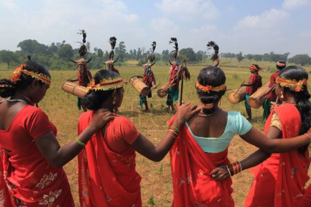 Foto de Bailarinas de cuerno de bisonte, bastardos, chhattisgarh, india, asia - Imagen libre de derechos