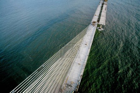 Téléchargez les photos : Vue sur en construction Bandra Worli lien de mer est à 8 voies câble à deux voies pont suspendu ; Bombay Mumbai ; Maharashtra ; Inde - en image libre de droit