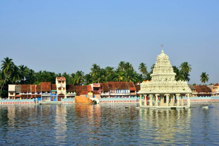 Téléchargez les photos : Réservoir d'eau au temple thanumalayan à suchindram tamil nadu Inde Asie - en image libre de droit