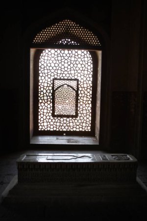 Téléchargez les photos : Chambre des membres de la famille dans la tombe de Humayun construite en 1570, Delhi, Inde Site du patrimoine mondial de l'UNESCO - en image libre de droit