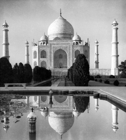 Taj mahal Seventh Wonder of The World; Agra ; Uttar Pradesh ; India