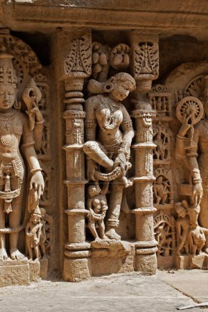 NupurPadika; Rani ki vav; Schritt gut; Steinschnitzerei; Patan; Gujarat; Indien