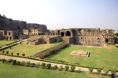 Téléchargez les photos : Vue panoramique sur les ruines du fort Golconda ; ; Andhra Pradesh ; Inde - en image libre de droit
