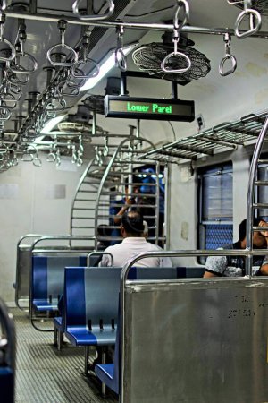 Téléchargez les photos : Indicateur à l'intérieur du train, gare de Lower Parel, Mumbai, Maharashtra, Inde, Asie - en image libre de droit