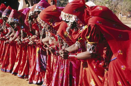 Téléchargez les photos : Danse folklorique, maharashtra, Inde - en image libre de droit