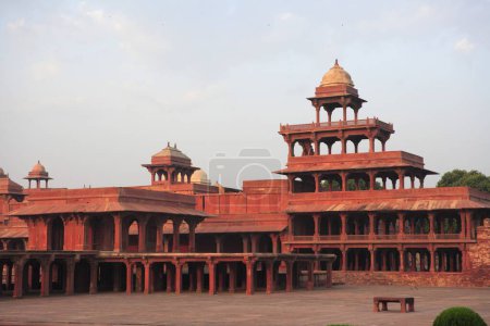 Panch Mahal in Fatehpur Sikri in der zweiten Hälfte des 16. Jahrhunderts aus rotem Sandstein erbaut; Hauptstadt des Mogulreiches; Agra; Uttar Pradesh; Indien UNESCO-Weltkulturerbe
