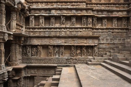 Rani ki vav ; step well ; stone carving ; Patan ; Gujarat ; India