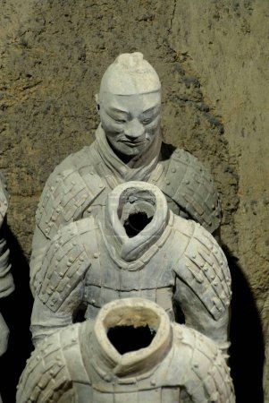 Foto de Estatuas de guerreros de terracota en el foso 3; Ejército de terracota; Dinastía Qin; Xian; China - Imagen libre de derechos