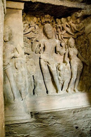 Téléchargez les photos : Gangadhara Siva murti dans les grottes d'Elephanta ; Bombay Mumbai ; Maharashtra ; Inde ; Asie - en image libre de droit