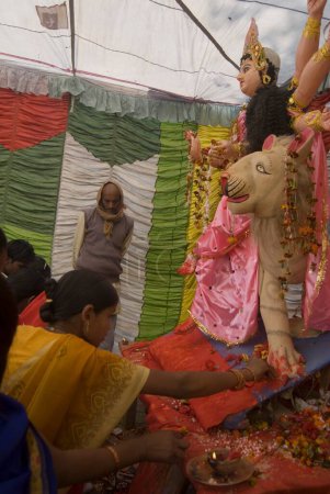 Téléchargez les photos : Statue de la déesse Durga à Durga puja, Jharkhand, Inde - en image libre de droit