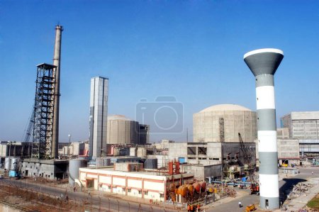 Téléchargez les photos : Centrale atomique de Tarapur Unités 3 et 4 Vue générale de la centrale de Tarapur ; près de Bombay Mumbai ; Maharashtra ; Inde - en image libre de droit