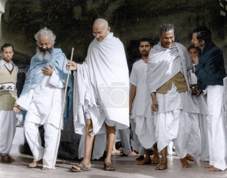 Téléchargez les photos : Mahatma Gandhi à Santiniketan, Bengale occidental, Inde, 18 février 1940 - en image libre de droit