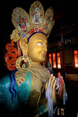 Statue de Bouddha d'or ; monastère de Thiksey ; leh ; ladakh ; Jammu-et-Cachemire ; Inde