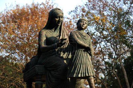 Jijabai und Shivaji Maharaj Statue, Victoria Garden, Mumbai, Maharashtra, Indien, Asien