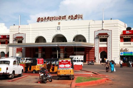 Téléchargez les photos : Trichy Tiruchchirappalli gare de jonction, Tamil Nadu, Inde - en image libre de droit
