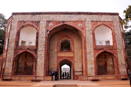 Foto de Vista interior y entrada de la tumba de Humayun, Delhi, India - Imagen libre de derechos