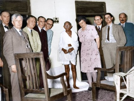 Foto de Delegación parlamentaria británica reunida con Mahatma Gandhi, Madras, Tamil Nadu, India, Asia, 23 de enero de 1946 - Imagen libre de derechos