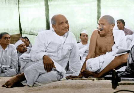 Foto de Mahatma Gandhi escuchando el debate en Ramgarh, Jharkhand, India, Asia, 17 de marzo de 1940 - Imagen libre de derechos