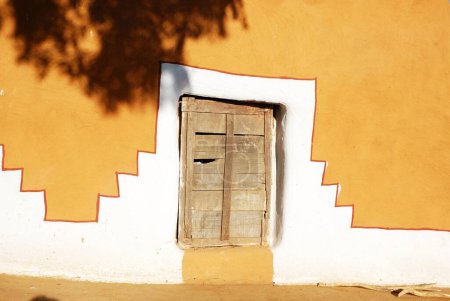 Téléchargez les photos : Maison de boue traditionnelle peinte à Jaisalmer Rajasthan Inde - en image libre de droit
