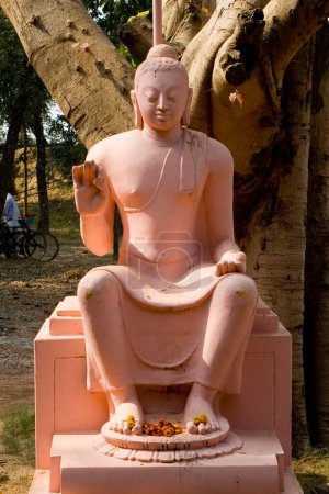 Estatua de Buda en Sarnath; Uttar Pradesh; India