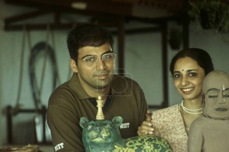 Téléchargez les photos : Vishwanathan Anand et son épouse Aruna - en image libre de droit