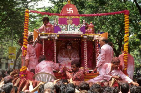 Téléchargez les photos : Jain Acharya Devendra Munji Funeral Procession Cremation, Bombay mumbi, maharashtra, india - en image libre de droit