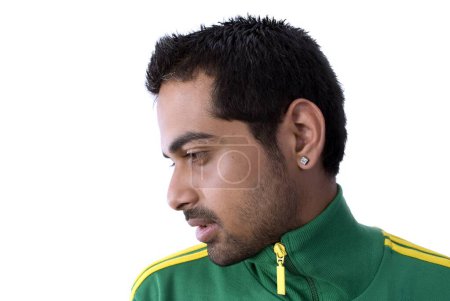 Indischer Mann mit Ohrring, Studioaufnahme