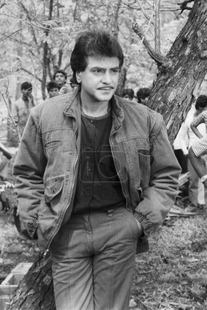 Foto de Indio viejo vintage 1980s negro y blanco bollywood cine hindi película actor, India, Jeetendra, Jitendra, actor indio - Imagen libre de derechos