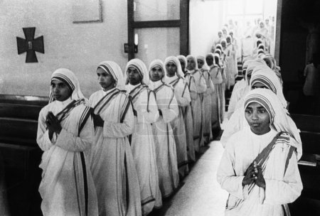 Téléchargez les photos : Missionnaires de la Charité Mère Teresa à Nirmal Hariday, Kalighat, Calcutta - en image libre de droit