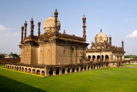 L'Ibrahim Rauza construit par Ibrahim Adil Shah II est une tombe et une mosquée à Bijapur ; Karnataka ; Inde