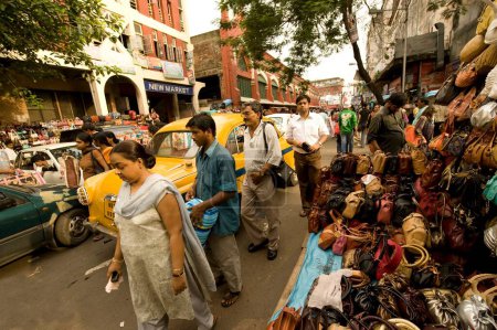 Foto de Nueva multitud de compradores del mercado en fin de semana, Calcuta, Bengala Occidental, India - Imagen libre de derechos