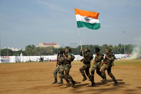 Téléchargez les photos : Armée indienne fête la journée de la république dadar mumbai Maharashtra Inde Asie - en image libre de droit