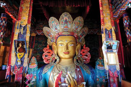 Téléchargez les photos : Bouddha sculpture monastère thiksey, ladakh, jammu Cachemire, Inde, Asie - en image libre de droit