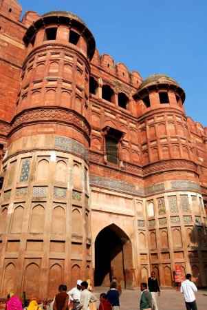 Téléchargez les photos : Entrée intérieure du fort Rouge, Agra, Uttar Pradesh, Inde - en image libre de droit