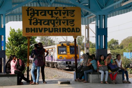 Téléchargez les photos : Bhivpuri gare, thane, maharashtra, Inde, Asie - en image libre de droit