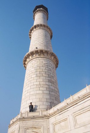 Téléchargez les photos : Taj mahal Septième merveille du monde ; Agra ; Uttar Pradesh ; Inde - en image libre de droit