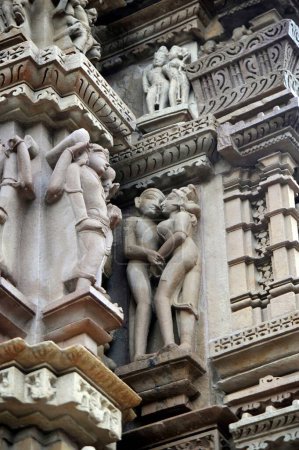 Téléchargez les photos : Sculpture érotique de Khajuraho Madhya Pradesh Inde Asie - en image libre de droit