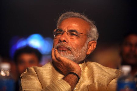 Téléchargez les photos : Narendra Modi ; ministre en chef du Gujarat lors du Prix du chef d'entreprise indien CNBC-TV18 ; Bombay Mumbai ; Maharashtra ; Inde - en image libre de droit