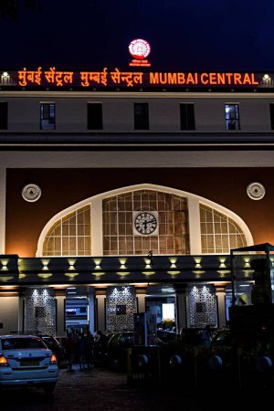 Téléchargez les photos : Mumbai Central Railway Station building, Mumbai, Maharashtra, Inde, Asie - en image libre de droit