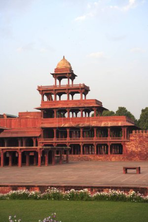 Panch Mahal in Fatehpur Sikri in der zweiten Hälfte des 16. Jahrhunderts aus rotem Sandstein erbaut; Hauptstadt des Mogulreiches; Agra; Uttar Pradesh; Indien UNESCO-Weltkulturerbe