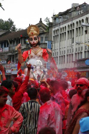 Téléchargez les photos : Festival de Ganesh Ganpati, l'éléphant dirigé Dieu immersion Visarjan être apprécié, Pune ; Maharashtra ; Inde - en image libre de droit