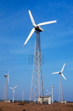 Foto de Molino de viento granja, generación de energía, Maharashtra, India - Imagen libre de derechos