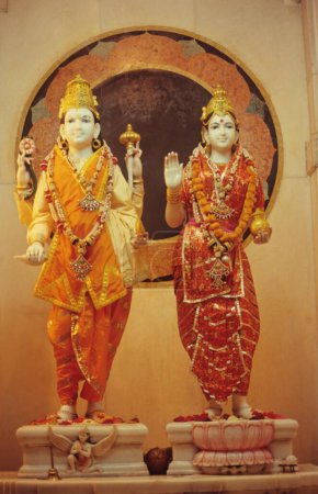 Foto de Dios y Diosa Laxmi Narayan en Birla mandir, India - Imagen libre de derechos