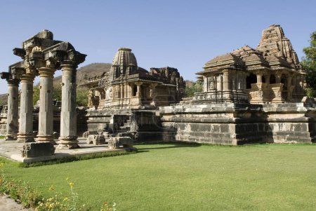 Téléchargez les photos : Temple Sas Bahu dédié à la divinité du seigneur Vishnu ; Kumbhalgarh ; Rajasthan ; Inde - en image libre de droit