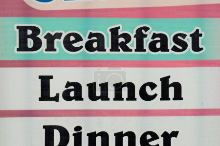 Panneaux mal orthographiés, Petit déjeuner Dîner, Sitla Estate, Nainital, Kumaon, Uttarakhand, Inde, Asie