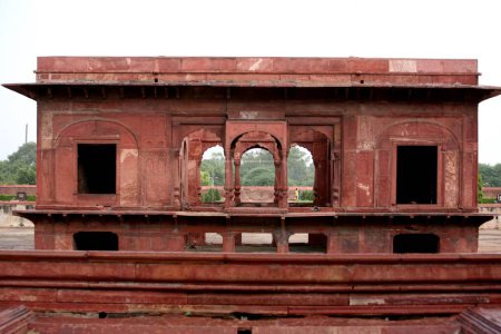Foto de Patrimonio de la Humanidad por la UNESCO el famoso fuerte de Delhi también conocido como Lal Qila o Fuerte Rojo construido en (1638-1648) utilizado como palacio por el emperador mogol Shah Jahan; Delhi; India - Imagen libre de derechos