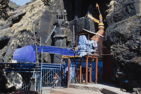 Téléchargez les photos : Temple Ekvira Devi et grottes de Karla, Lonavala, Maharashtra, Inde, Asie - en image libre de droit